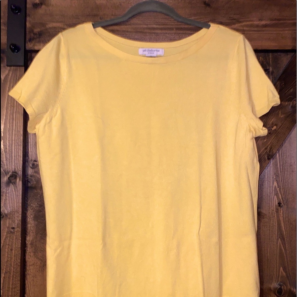 Liz Claiborne.  Women’s 1X. Short sleeve sweater.